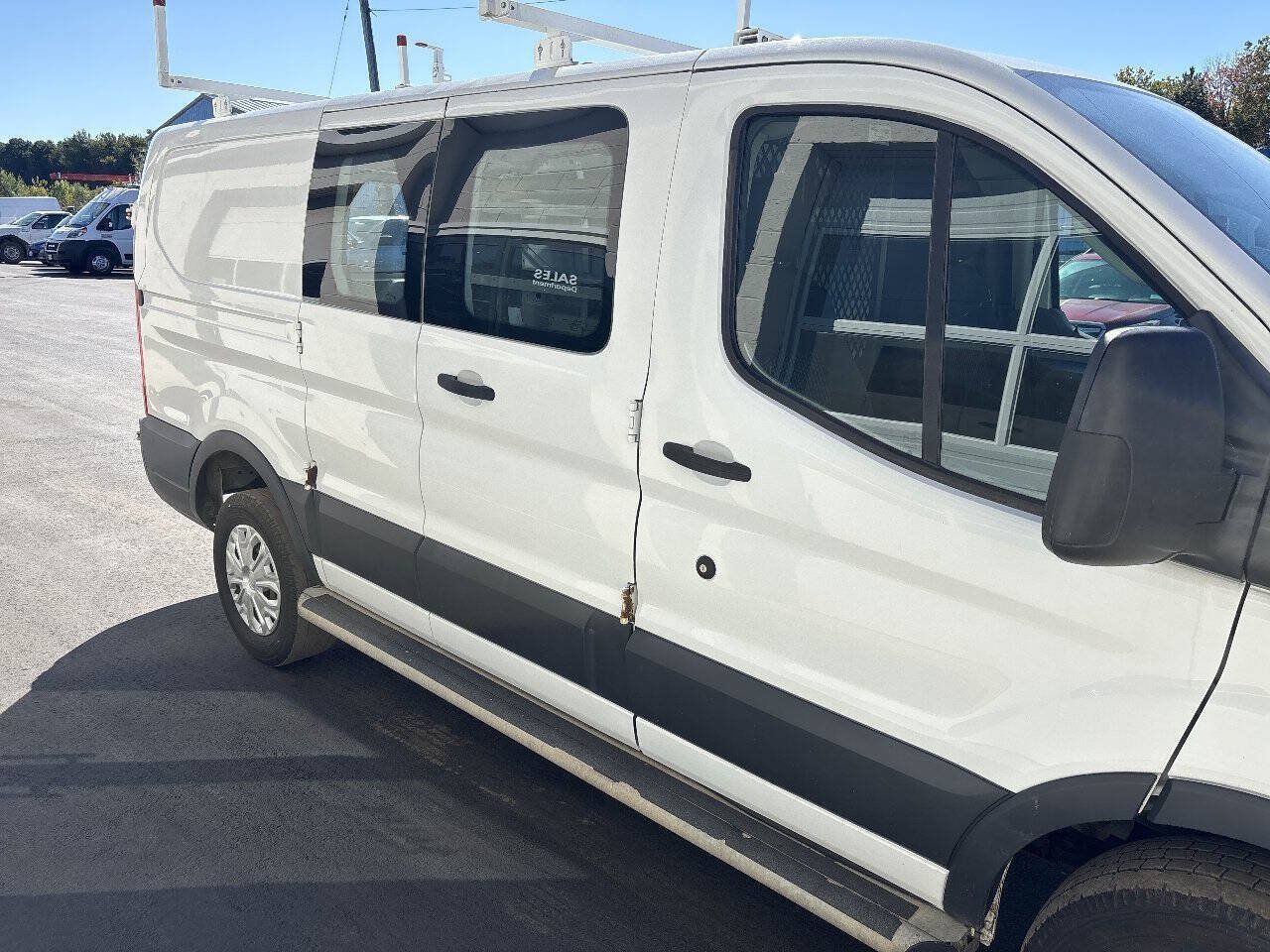 Used 2018 Ford Transit 250 130 Low Roof w/ Exterior Upgrade Package RWD image 13