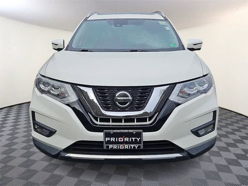 Used 2020 Nissan Rogue SL w/ Premium Package image 2