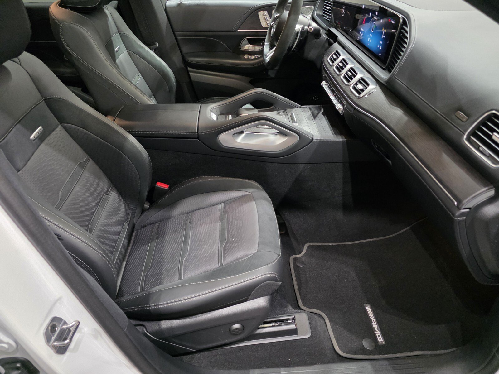 Used 2025 Mercedes-Benz GLE 53 AMG 4MATIC Coupe w/ AMG Night Package image 22