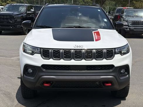 Used 2025 Jeep Compass Trailhawk AWD/4WD image 16