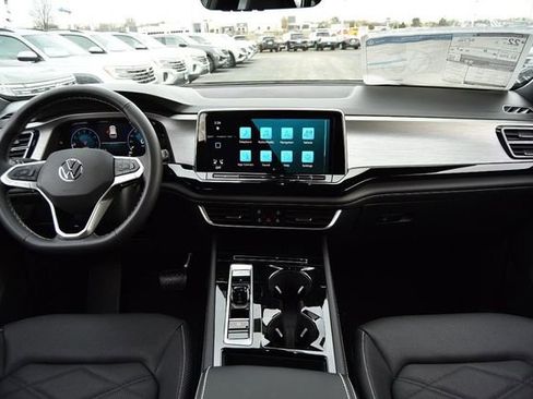 New 2026 Volkswagen Atlas Cross Sport SE image 7