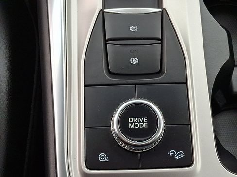 Certified 2022 Ford Explorer XLT w/ Equipment Group 202A image 25