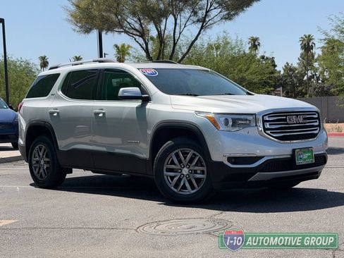 Used 2017 GMC Acadia SLT FWD image 2