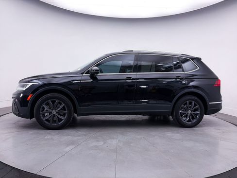 Used 2022 Volkswagen Tiguan SE FWD image 39