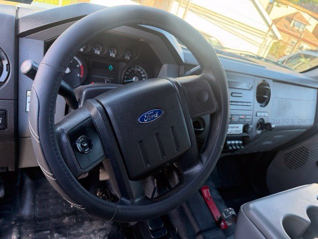 Used 2014 Ford F550 4x4 SuperCab Super Duty image 15