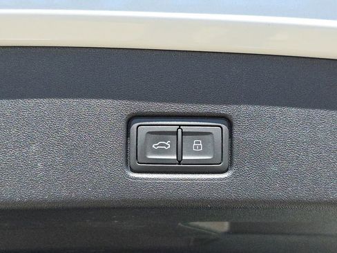 Certified 2024 Audi Q4 e-tron Prestige w/ Black Optic Package image 13