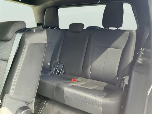 Used 2020 Ford Expedition XLT image 27