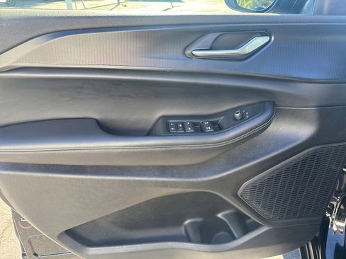 Certified 2024 Jeep Grand Cherokee L Laredo image 12