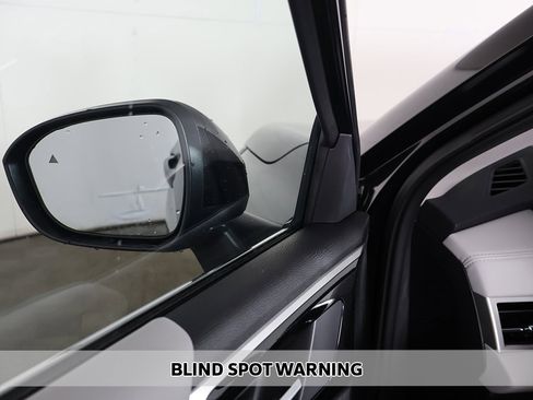 New 2026 Mitsubishi Outlander SE image 7