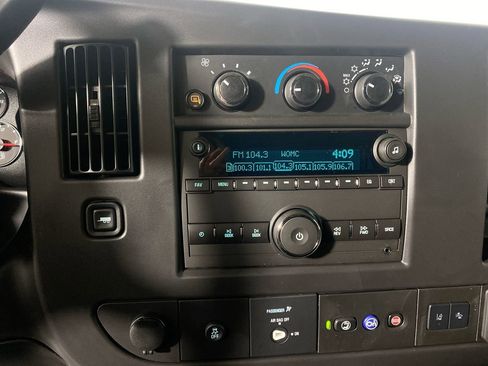 New 2025 GMC Savana 3500 Extended w/ Driver Convenience Package image 16