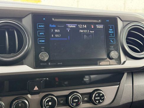 Used 2016 Toyota Tacoma TRD Sport image 29