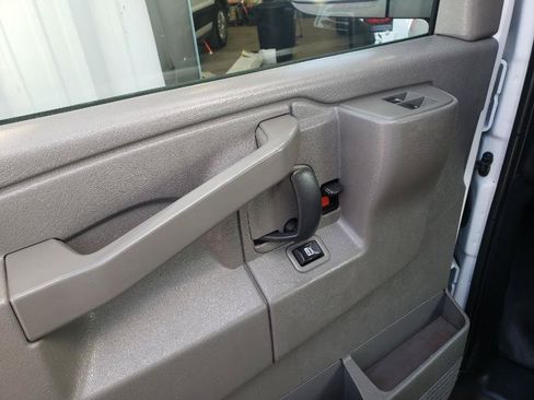 Used 2020 Chevrolet Express 2500 w/ Enhanced Convenience Package RWD image 20