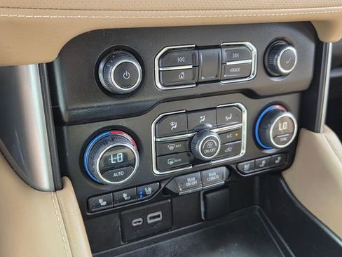 Used 2023 Chevrolet Tahoe Premier w/ Premium Package AWD/4WD image 20