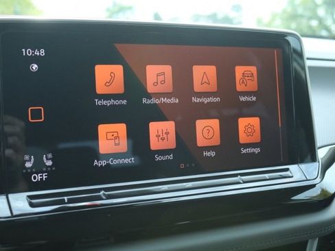 Used 2025 Volkswagen Atlas Peak Edition SE image 25