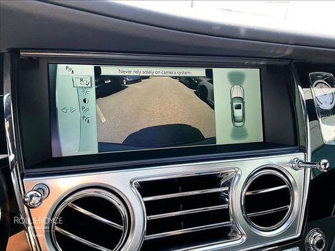 Certified 2014 Rolls-Royce Wraith RWD image 17