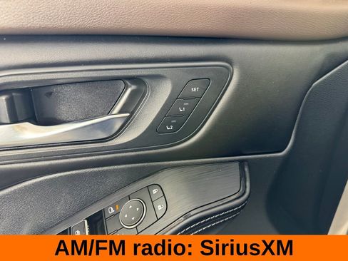 Used 2023 Nissan Rogue SL image 11