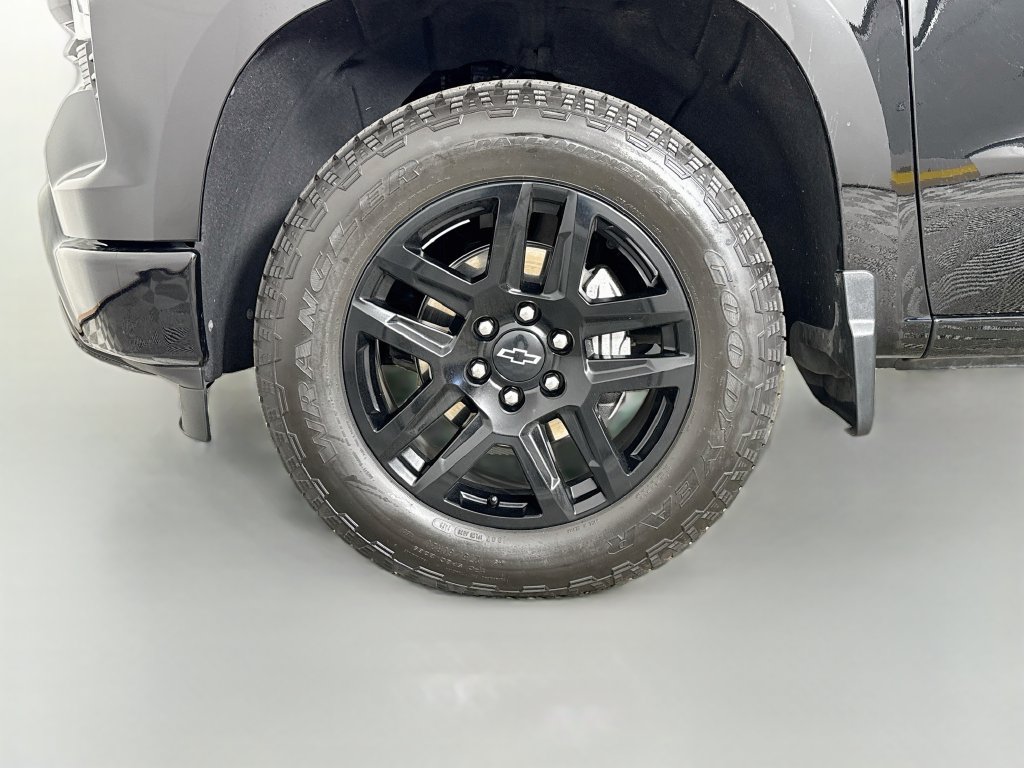 Used 2024 Chevrolet Silverado 1500 RST w/ Convenience Package II AWD/4WD image 31