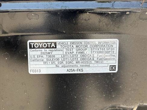 Used 2025 Toyota RAV4 XLE FWD image 13