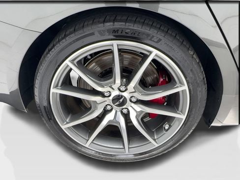 Used 2025 Genesis G70 2.5T RWD image 14