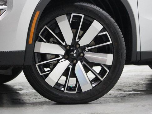 New 2025 Mitsubishi Outlander SE image 3