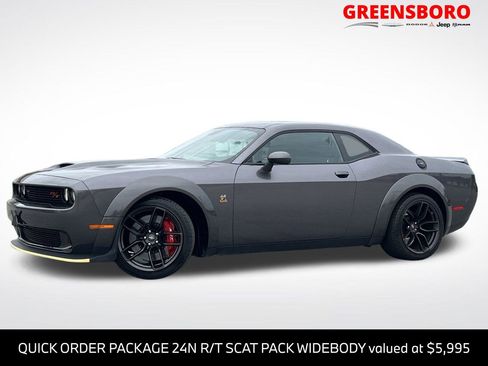 Used 2022 Dodge Challenger R/T Scat Pack image 1