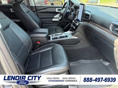 Used 2024 Ford Explorer Limited w/ Limited Technology Package AWD/4WD image 14