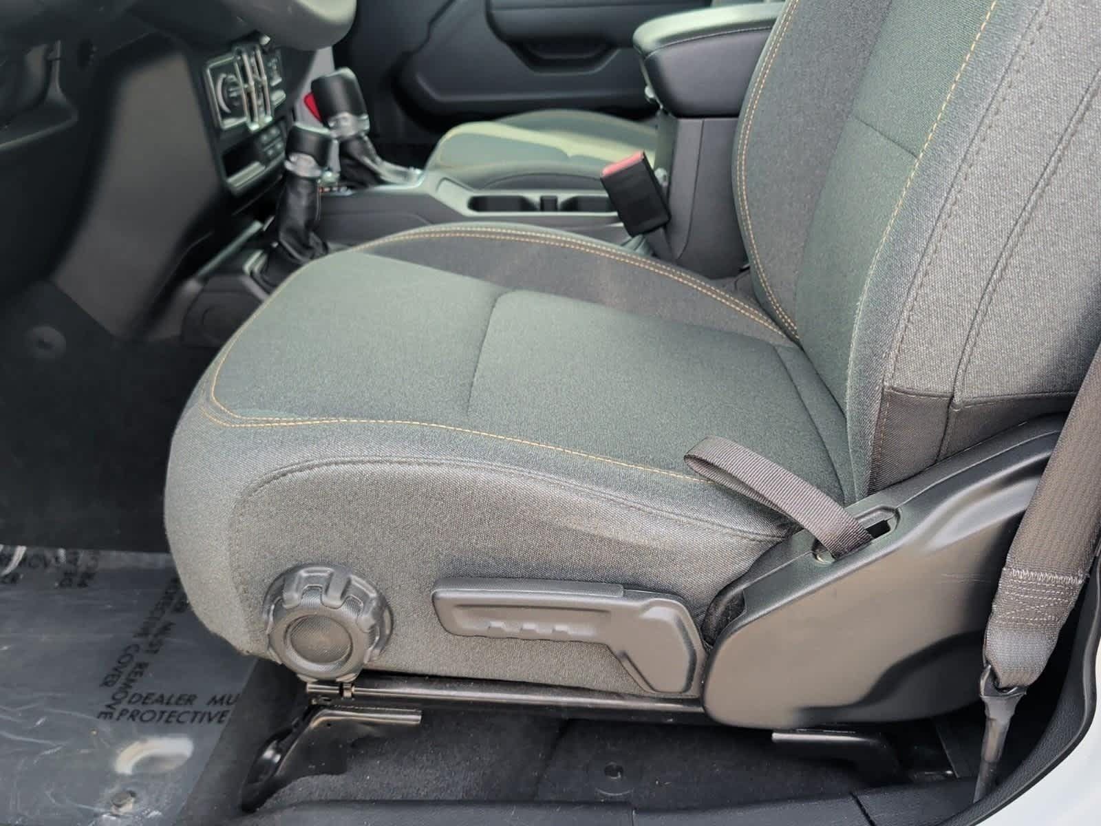 Used 2024 Jeep Gladiator Sport AWD/4WD image 15
