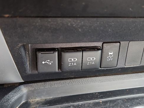 Used 2020 Toyota Tundra SR5 w/ SR5 Leather Package image 24