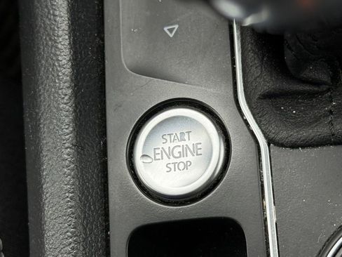 Used 2018 Volkswagen Atlas SEL image 30