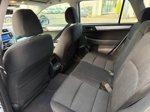 Used 2018 Subaru Outback 2.5i Premium AWD/4WD image 5
