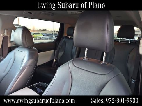 Used 2022 Kia Carnival EX image 7