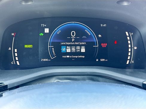 Used 2025 Toyota Camry SE w/ Convenience Package image 38