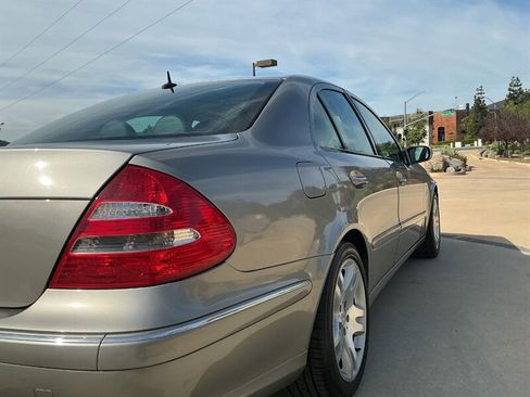 Used 2003 Mercedes-Benz E 500 Sedan image 12