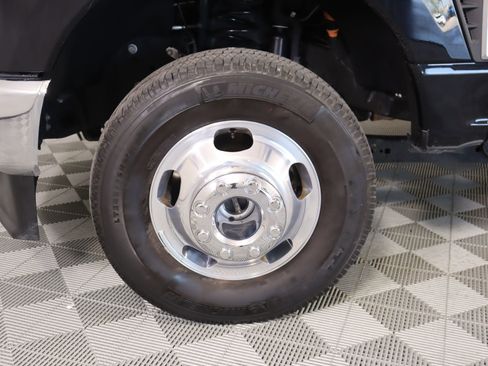 Used 2025 Ford F350 XLT w/ FX4 Off-Road Package image 14