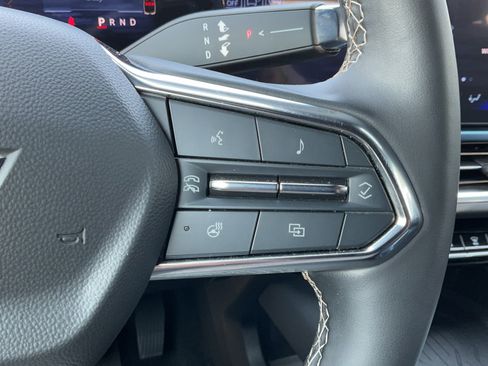 Used 2024 Chevrolet Equinox EV LT FWD image 32