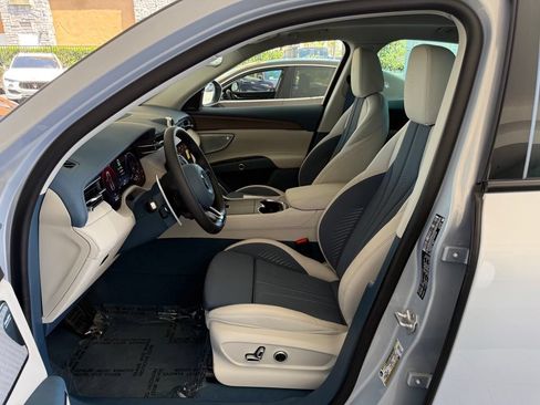 Certified 2025 Maserati Grecale Folgore AWD/4WD image 9