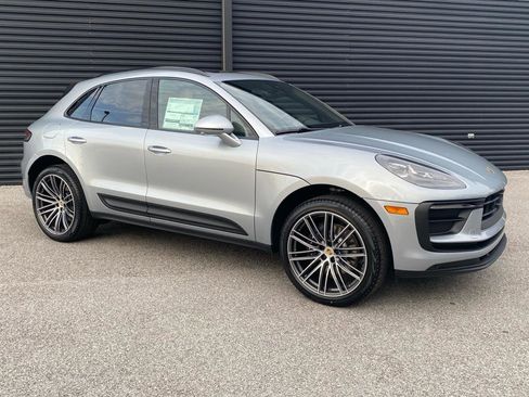 Certified 2025 Porsche Macan image 8