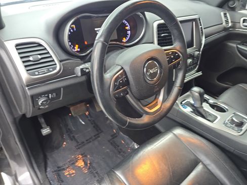 Used 2018 Jeep Grand Cherokee Limited image 16