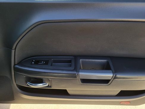 Used 2014 Dodge Challenger R/T image 12