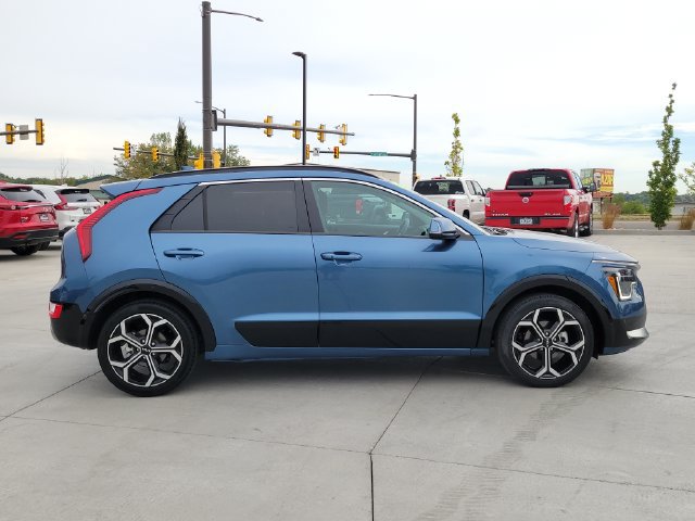 Used 2023 Kia Niro EX Touring FWD image 6