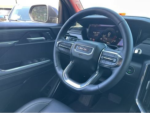 Used 2024 GMC Acadia Elevation w/ Luxury Package FWD image 7