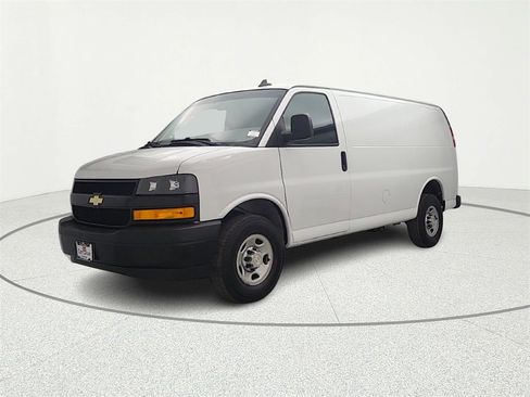 Used 2021 Chevrolet Express 2500 w/ Driver Convenience Package image 3