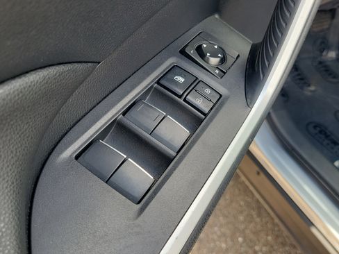 Used 2019 Toyota RAV4 XLE Premium image 22