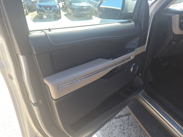 Used 2024 Ford Expedition Max Limited AWD/4WD image 24