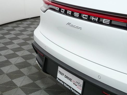 Certified 2026 Porsche Macan AWD/4WD image 37
