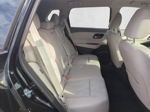 Certified 2025 Nissan Rogue SV image 18