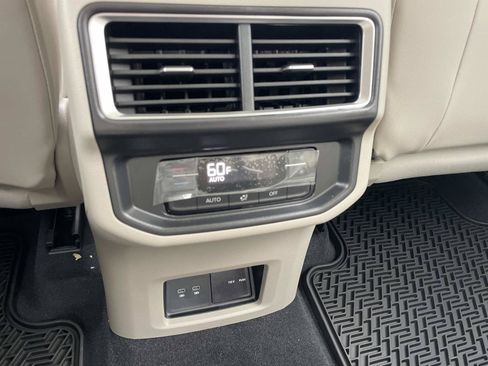 New 2026 Volkswagen Atlas SE FWD image 16