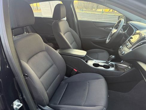 Used 2020 Chevrolet Malibu LT image 12