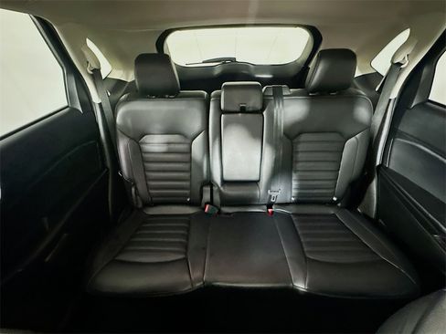 Used 2024 Ford Edge SEL image 12