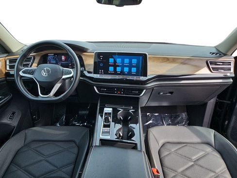 Used 2024 Volkswagen Atlas SE image 9